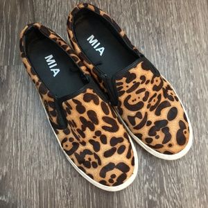 Mia Leopard fur flats